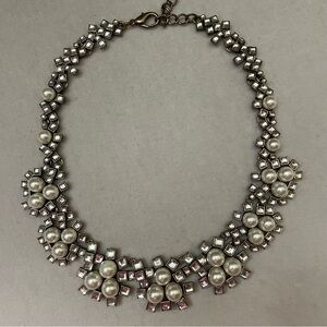 Elegant Silver and Pearl Necklace